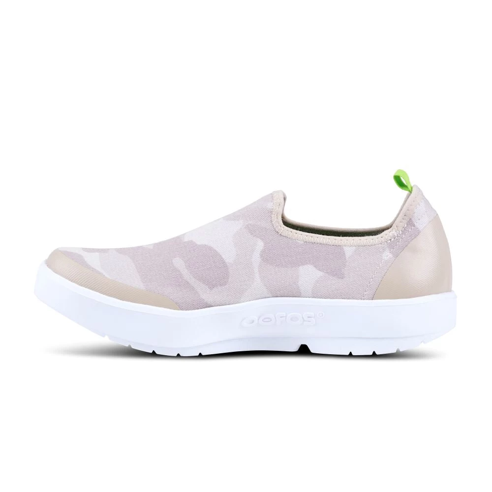 'OOFOS' Women's OOmg EeZee Low Shoe - White / Tan Camo 8 'OOFOS' Women's OOmg EeZee Low Shoe - White / Tan Camo - Image 6