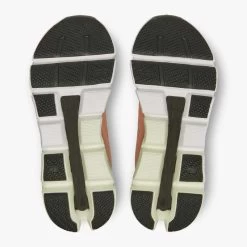 'On Running' Women's Cloudflyer 4 - Peach / Aloe -Outfit Go Shop 71.98669 cloudflyer 4 fw22 peach aloe w g3 1024x1024@2x