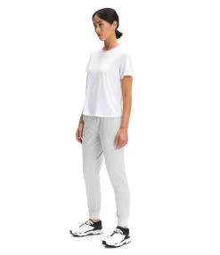 'The North Face' Women's Dune Sky Jogger - TNF Light Grey Heather -Outfit Go Shop NF0A7QN5 DYX model34 1024x1024@2x